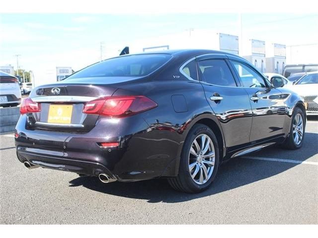 NISSAN FUGA HYBRID 2016