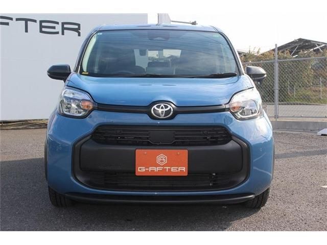 TOYOTA SIENTA HYBRID 2023