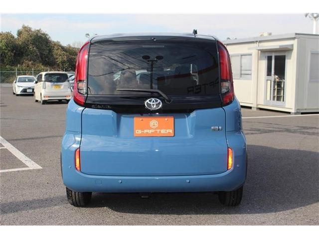 TOYOTA SIENTA HYBRID 2023