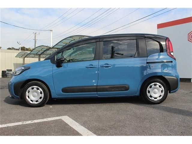 TOYOTA SIENTA HYBRID 2023