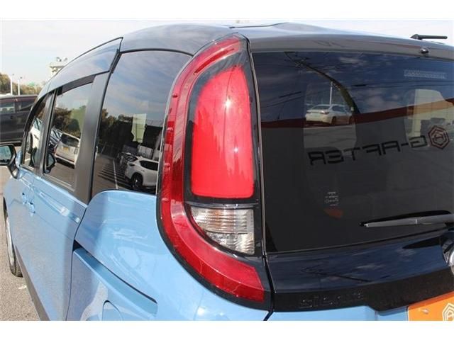 TOYOTA SIENTA HYBRID 2023