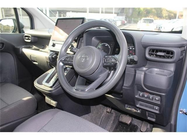 TOYOTA SIENTA HYBRID 2023