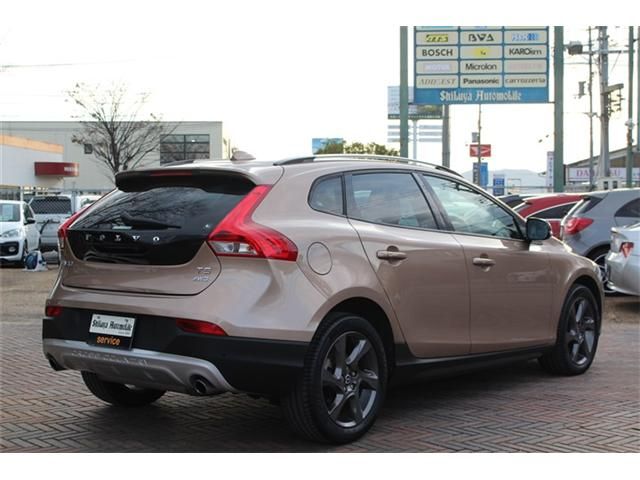 VOLVO VOLVO V40 CROSS COUNTRY 2014