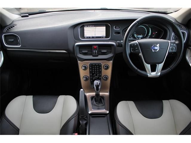 VOLVO VOLVO V40 CROSS COUNTRY 2014