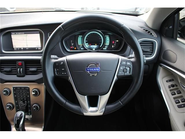 VOLVO VOLVO V40 CROSS COUNTRY 2014