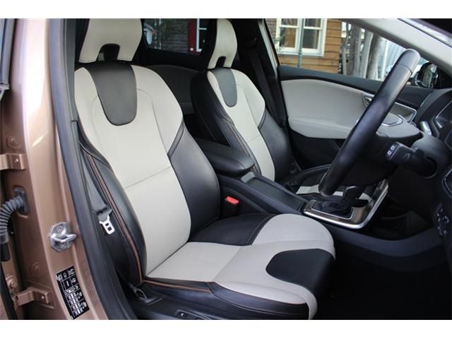 VOLVO VOLVO V40 CROSS COUNTRY 2014