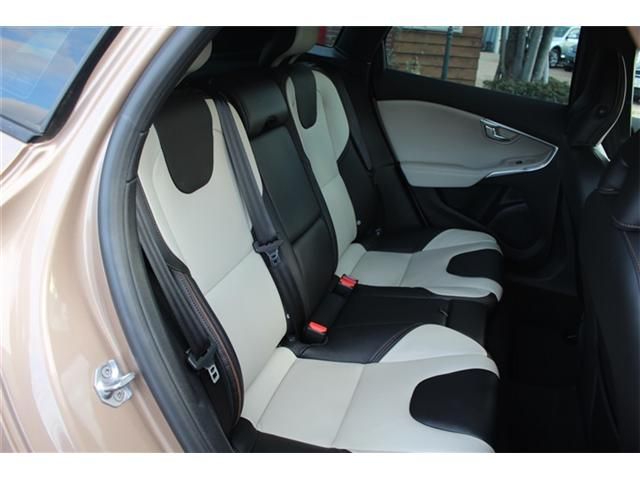 VOLVO VOLVO V40 CROSS COUNTRY 2014