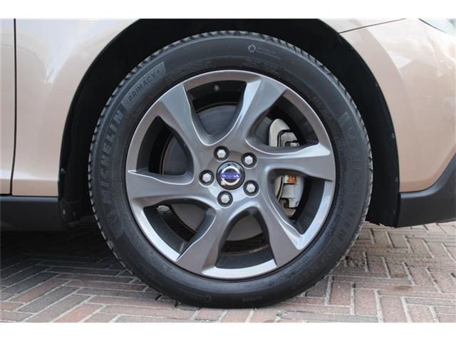 VOLVO VOLVO V40 CROSS COUNTRY 2014