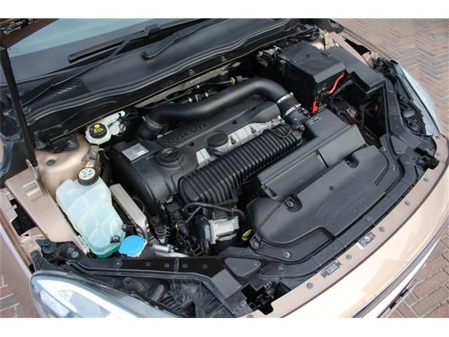 VOLVO VOLVO V40 CROSS COUNTRY 2014