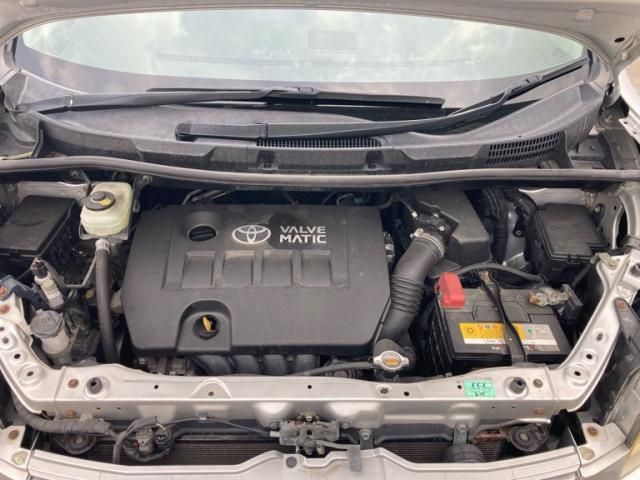 TOYOTA VOXY 4WD 2010