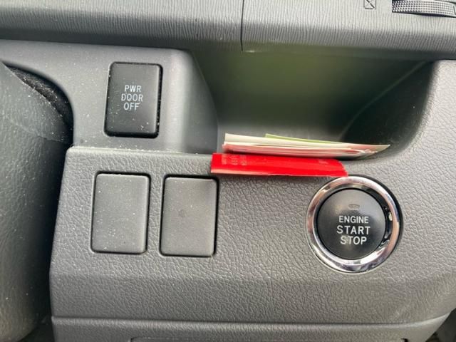 TOYOTA VOXY 4WD 2010