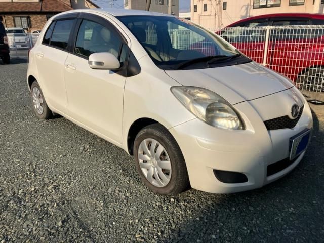 TOYOTA VITZ 2010