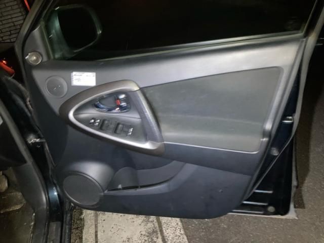 TOYOTA VANGUARD 2WD 2011