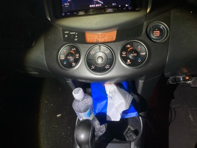 TOYOTA VANGUARD 2WD 2011