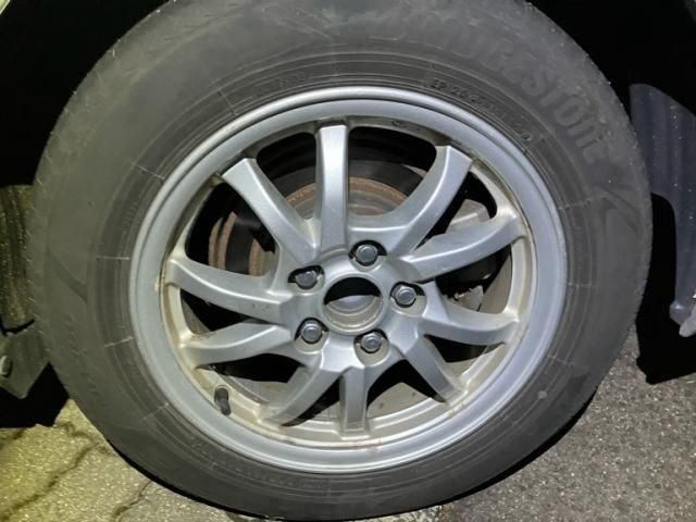 TOYOTA PRIUS Alpha 2011