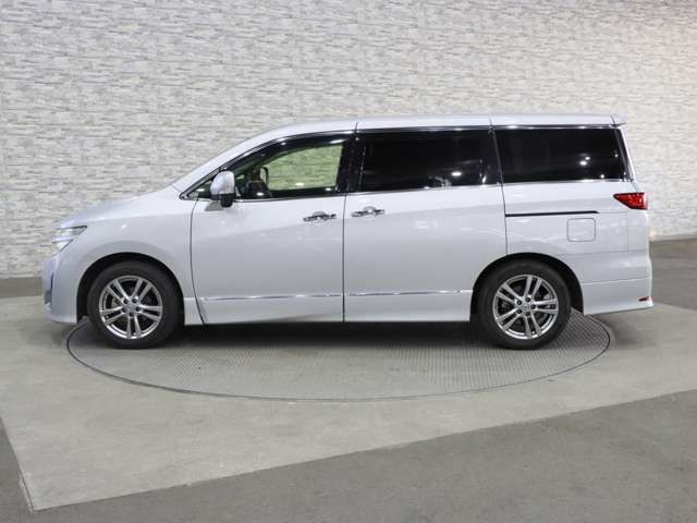 NISSAN ELGRAND 2012