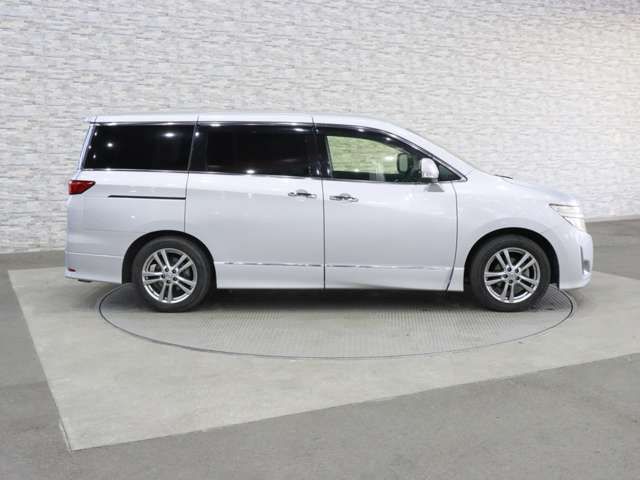 NISSAN ELGRAND 2012