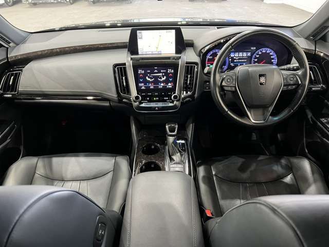 TOYOTA CROWN sedan hybrid 2020