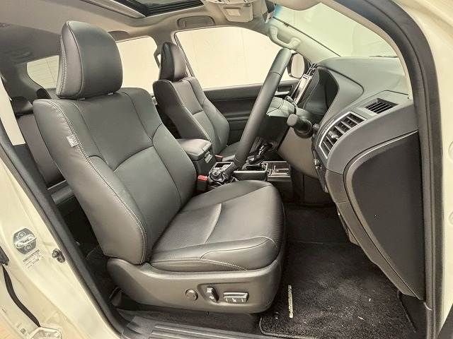 TOYOTA LANDCRUISER PRADO 2022