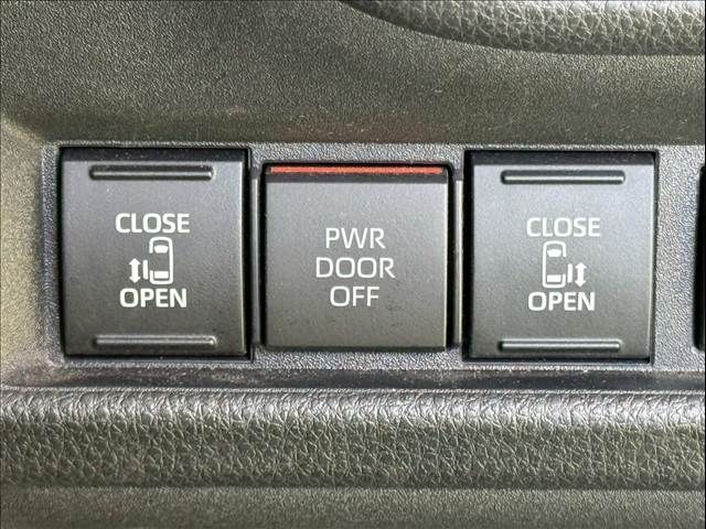 TOYOTA SIENTA HYBRID 2022