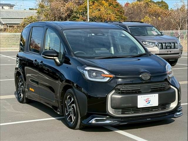 TOYOTA SIENTA HYBRID 2022