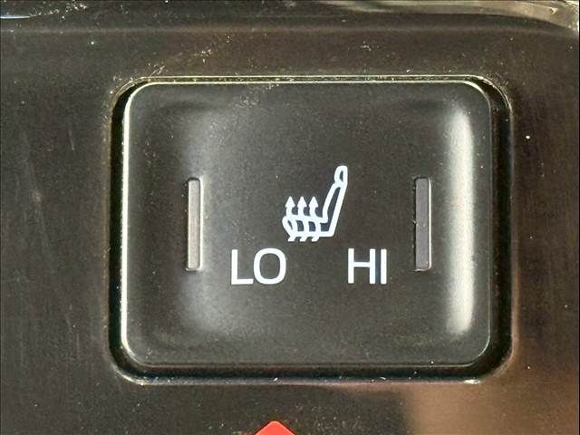 TOYOTA NOAH HYBRID 2022