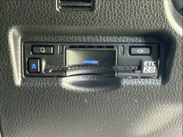 TOYOTA NOAH HYBRID 2022