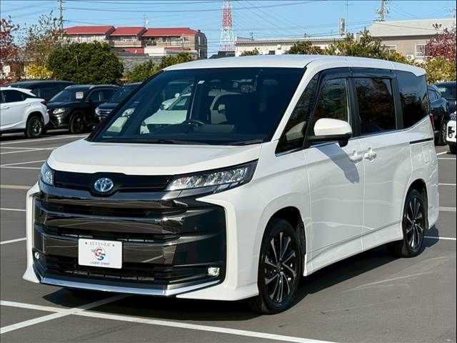 TOYOTA NOAH HYBRID 2022