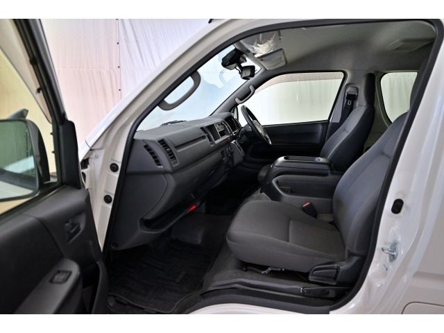 TOYOTA HIACE wagon 2021