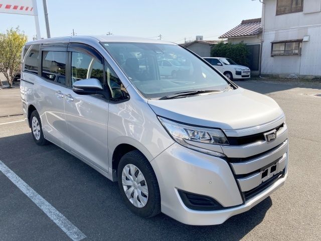 TOYOTA NOAH 2020