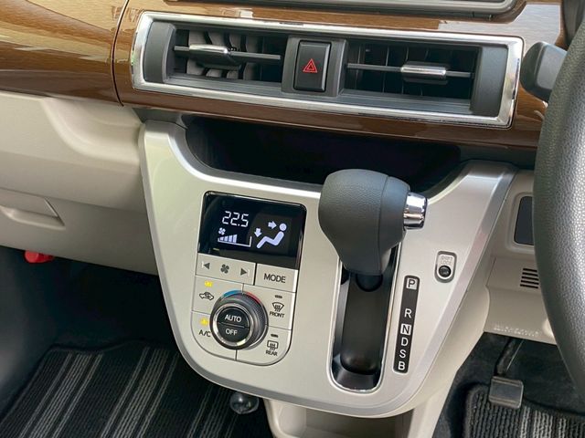 DAIHATSU CAST STYLE 2015