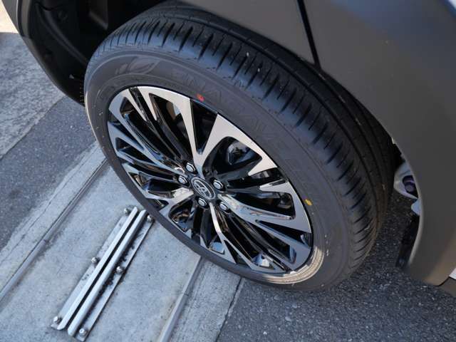 TOYOTA YARIS CROSS HYBRID 2025