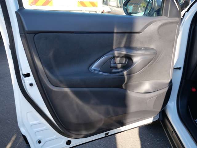 TOYOTA YARIS CROSS HYBRID 2025