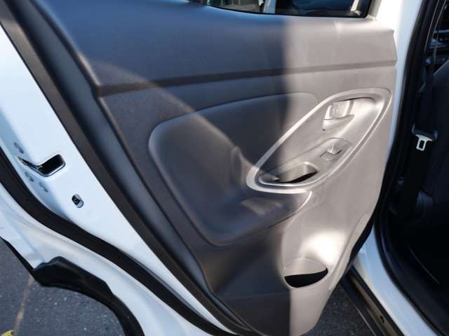 TOYOTA YARIS CROSS HYBRID 2025