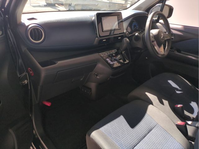 MITSUBISHI ek X 2019