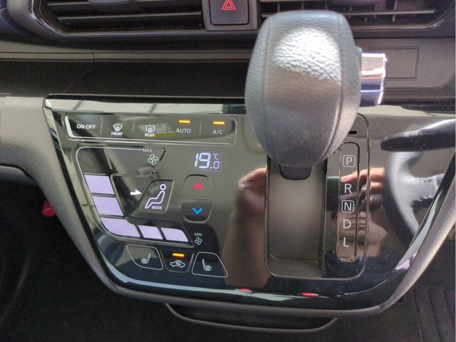 MITSUBISHI ek X 2019