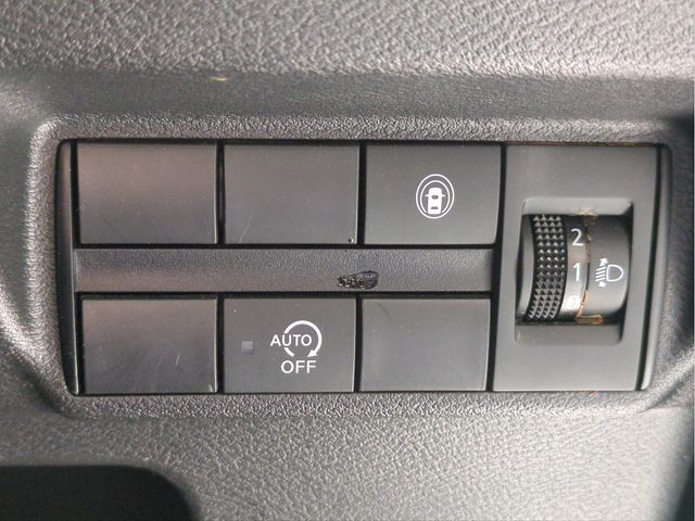 MITSUBISHI ek X 2019