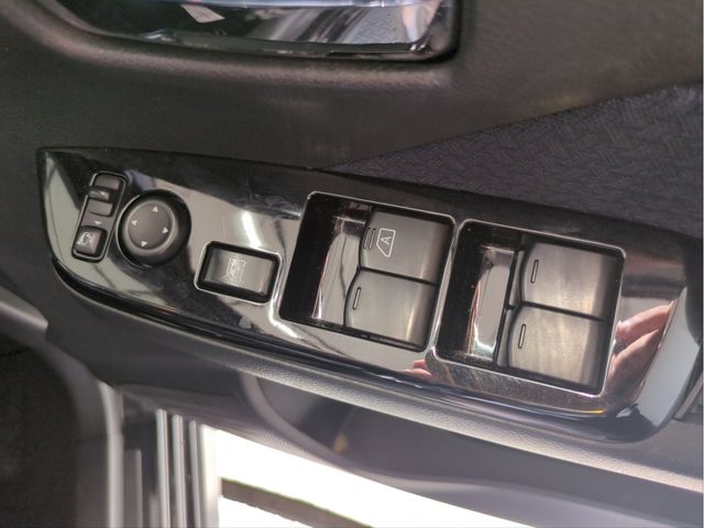 MITSUBISHI ek X 2019