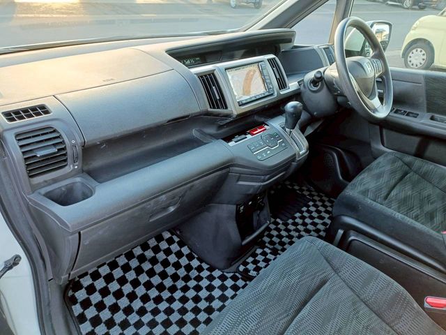 HONDA STEPWAGON 2012