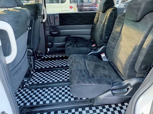 HONDA STEPWAGON 2012