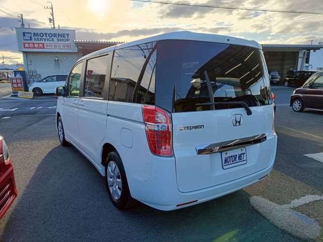 HONDA STEPWAGON 2012