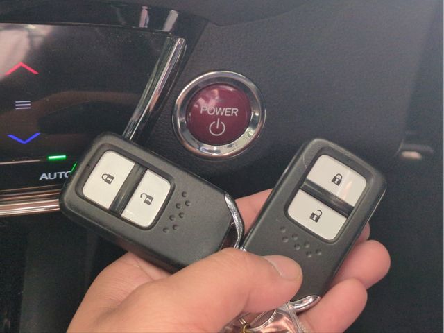 HONDA VEZEL HYBRID 2014