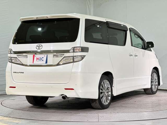 TOYOTA VELLFIRE 2012