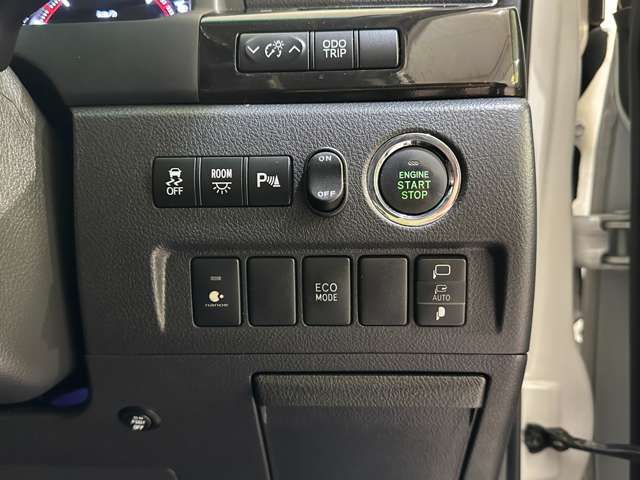 TOYOTA VELLFIRE 2012