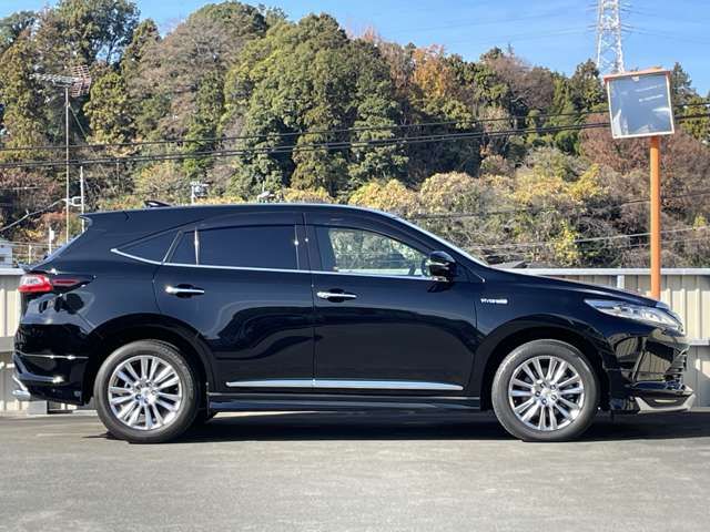 TOYOTA HARRIER 4WD 2019