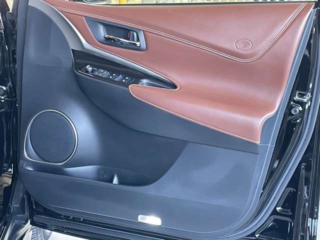 TOYOTA HARRIER 4WD 2019