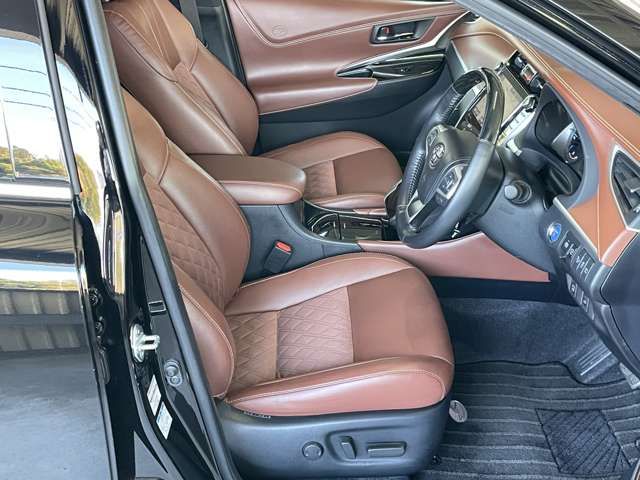 TOYOTA HARRIER 4WD 2019