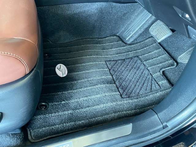 TOYOTA HARRIER 4WD 2019