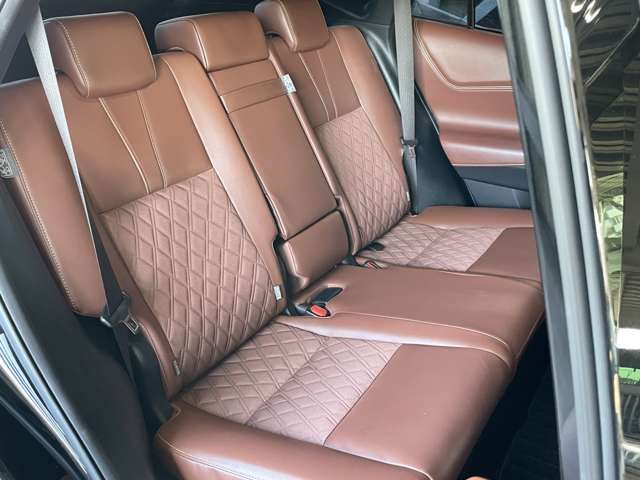 TOYOTA HARRIER 4WD 2019