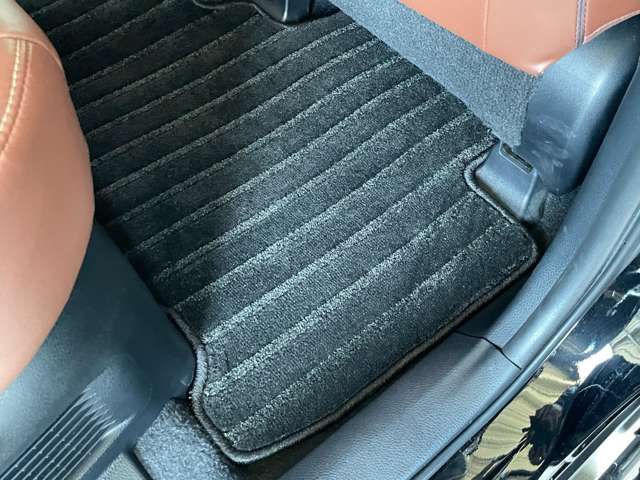 TOYOTA HARRIER 4WD 2019